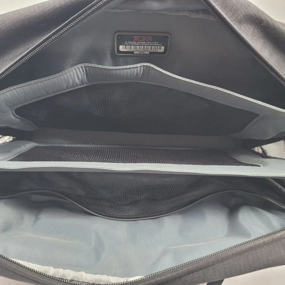 TUMI 2571D Men's Black Laptop Briefcase Shoulder Bag w/ Serial Number Tag